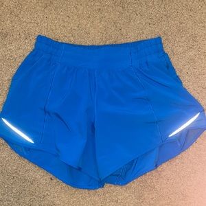 Lululemon hotty hot 4 inch seam shorts